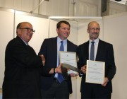 Ian Honnery, Airshow Chief Executive, James Waldie of BAE Systems Australia and Geoff Hugo of DST.